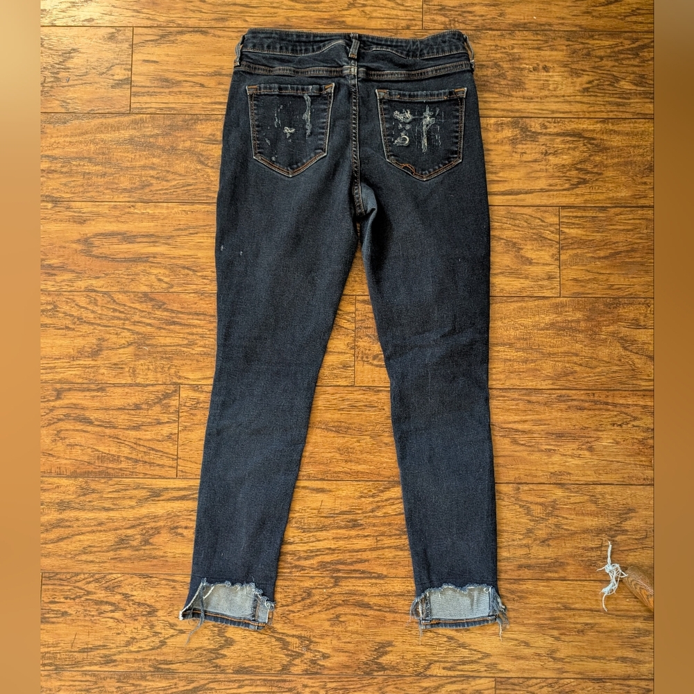 Old Navy Dark Wash‎ Ripped Skinny Jeans - Picture 9 of 13